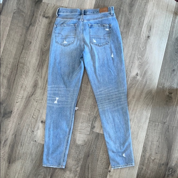 AE Mom Jeans Size 0 - Picture 2 of 4